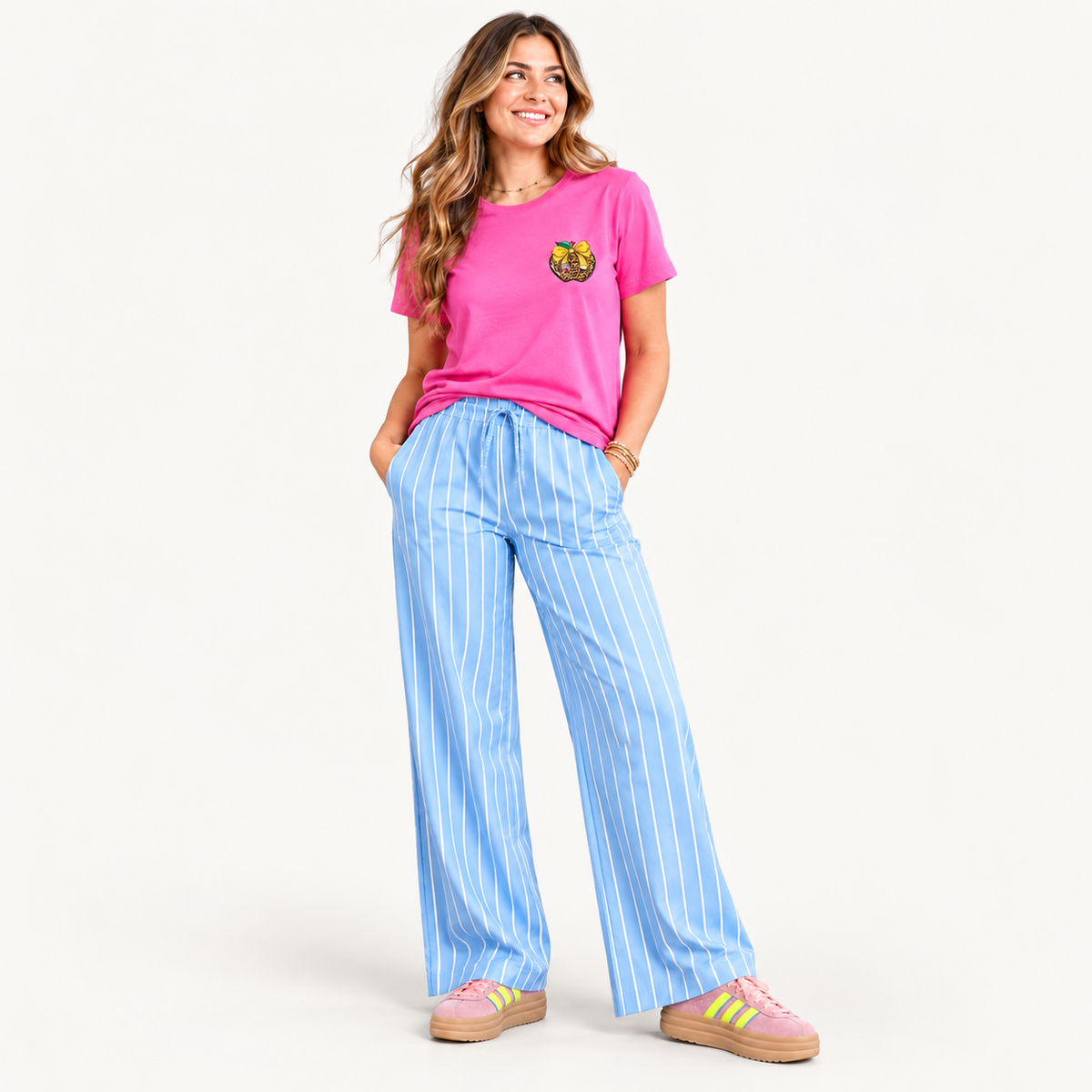 Mockup de estilo: Teacher Coquette con pantalón azul