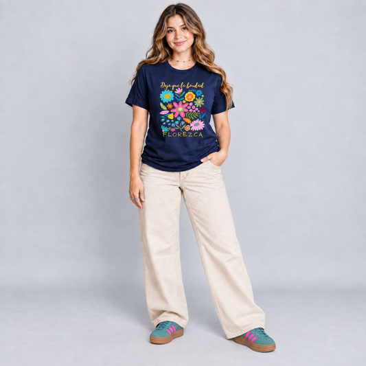Deja que la bondad con pantalón y tenis, foto de conjunto